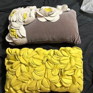 Floral Accent Pillow Set in Yellow and Cream